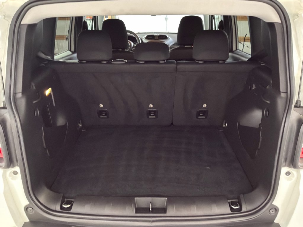 Certified 2023 Jeep Renegade Trailhawk AWD/4WD image 17