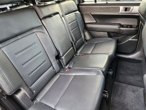 Used 2024 Hyundai Santa Fe Limited image 18