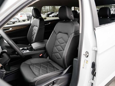 New 2026 Volkswagen Atlas SE image 9