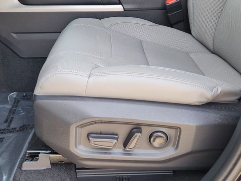 Used 2024 Toyota Tundra Limited image 22