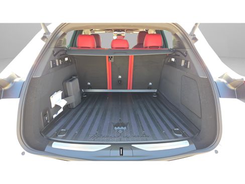 Used 2023 Maserati Grecale Modena image 10