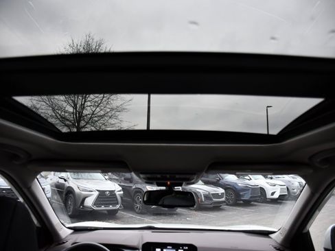 Used 2023 Nissan Rogue Platinum image 27