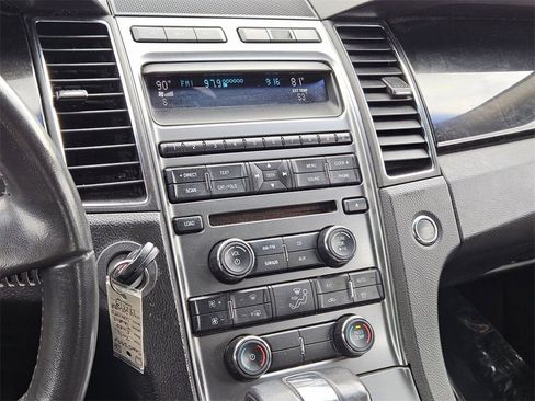 Used 2011 Ford Taurus Limited image 17