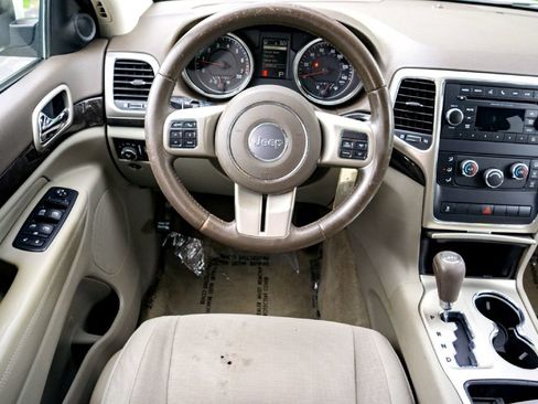 Used 2012 Jeep Grand Cherokee Laredo RWD image 24