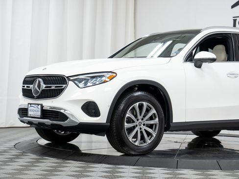 Used 2025 Mercedes-Benz GLC 300 4MATIC image 25