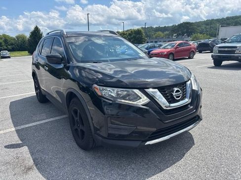 Used 2017 Nissan Rogue S w/ S Appearance Package AWD/4WD image 3