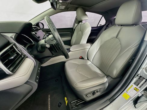 Used 2019 Toyota Camry SE w/ Audio Package FWD image 13