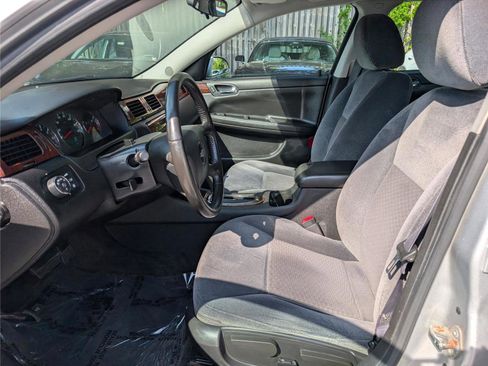 Used 2011 Chevrolet Impala LT FWD image 15