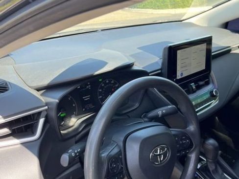 Used 2024 Toyota Corolla LE w/ LE Convenience Package image 13