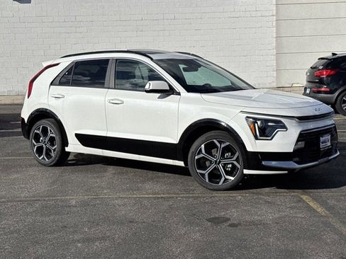 New 2025 Kia Niro EX Touring image 26