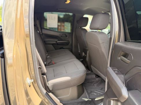 Used 2023 Chevrolet Colorado Trail Boss w/ Safety Package AWD/4WD image 15