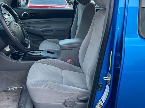 Used 2010 Toyota Tacoma PreRunner image 16