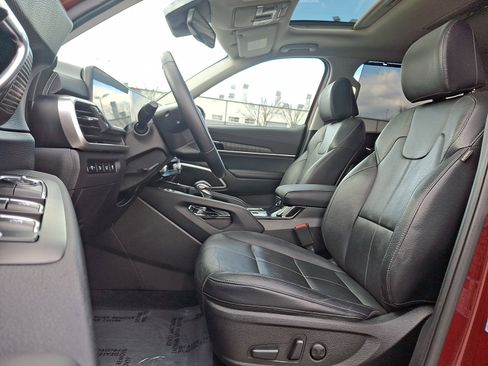 Used 2023 Kia Telluride EX w/ EX Captain's Chair Package image 15