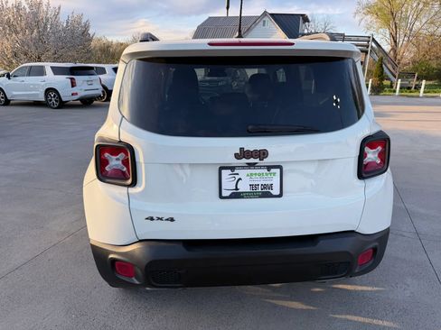 Used 2016 Jeep Renegade 75th Anniversary image 6