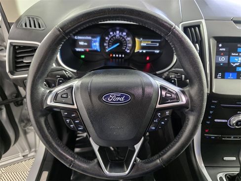 Used 2018 Ford Edge Titanium image 19