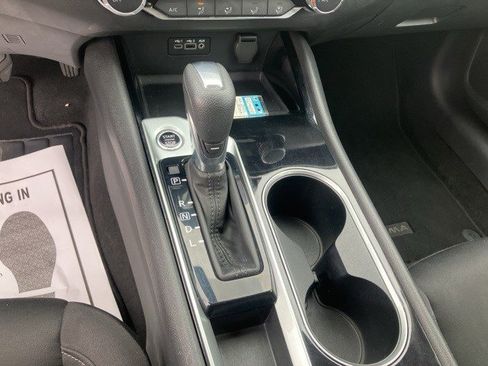 Used 2024 Nissan Altima 2.5 SV image 19