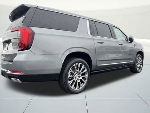New 2026 GMC Yukon XL Denali w/ Denali Reserve Package image 5