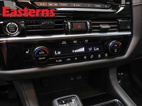 Used 2023 Nissan Pathfinder SV w/ SV Premium Package AWD/4WD image 20