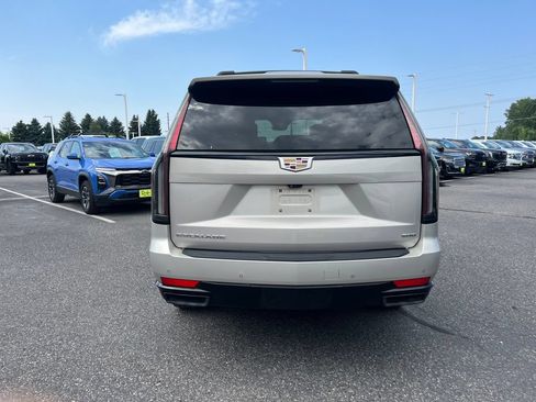 Used 2023 Cadillac Escalade Sport Platinum AWD/4WD image 2