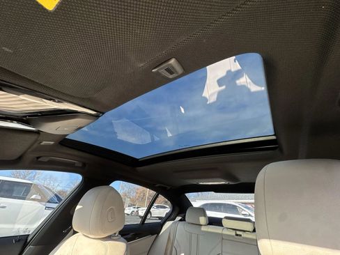 Used 2017 BMW 540i xDrive image 16