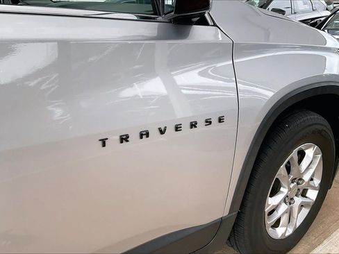 Used 2019 Chevrolet Traverse LS w/ LPO, Blackout Package FWD image 11
