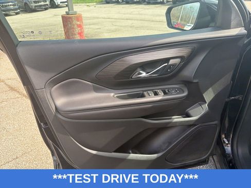 Used 2022 GMC Terrain SLE w/ Driver Convenience Package AWD/4WD image 10