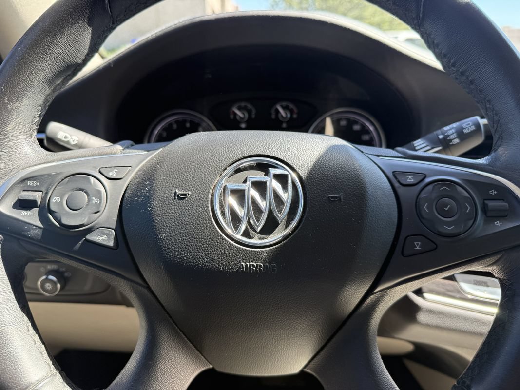 Used 2019 Buick Enclave Essence FWD image 8