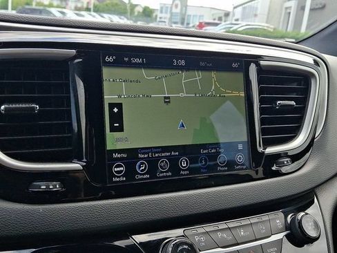 Used 2020 Chrysler Pacifica Touring-L w/ Advanced Safetytec Group AWD/4WD image 21