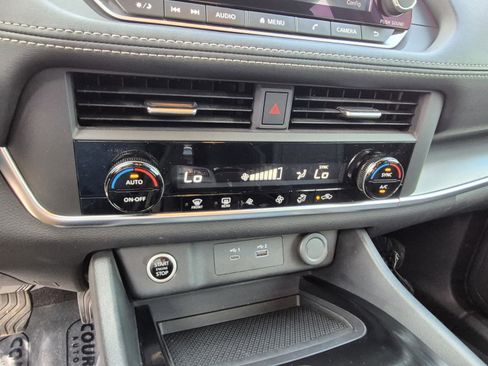 Certified 2023 Nissan Rogue SV FWD image 26