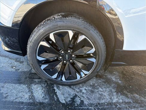 Used 2024 Chevrolet Blazer EV RS image 25