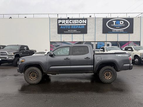 Used 2023 Toyota Tacoma TRD Off-Road w/ Technology Package image 2