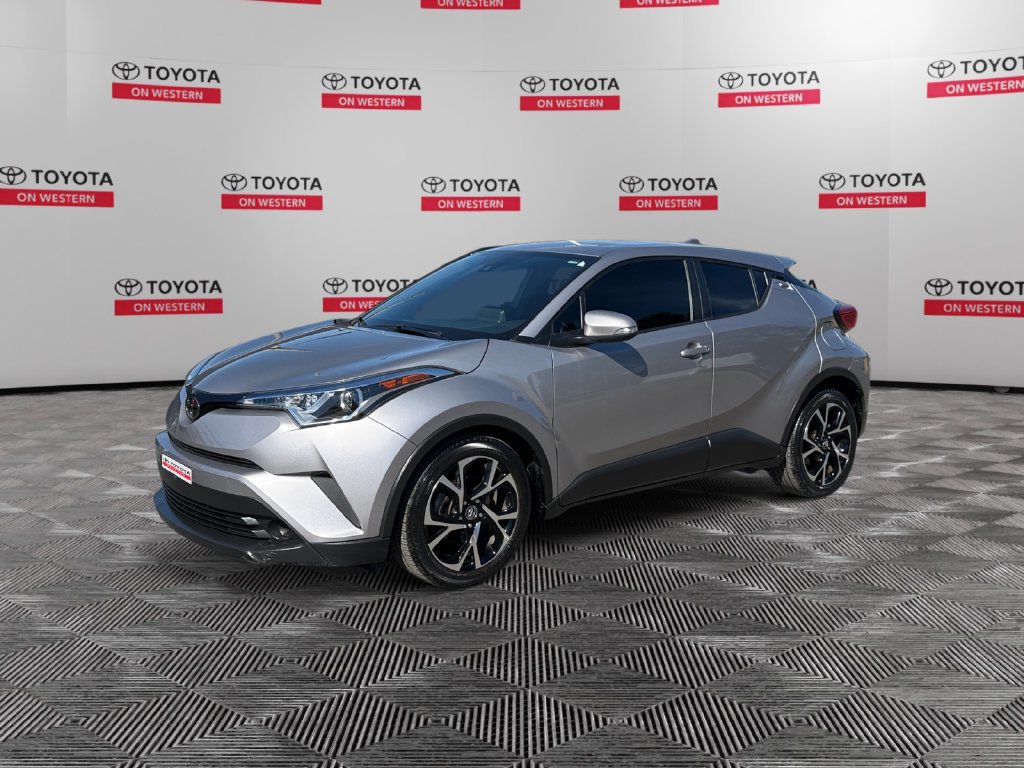 Used 2019 Toyota C-HR XLE FWD image 1
