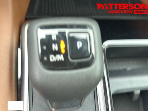 Used 2024 Nissan Pathfinder Platinum w/ Black Appearance Package FWD image 20