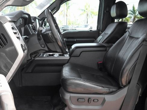 Used 2013 Ford F250 Lariat w/ FX4 Off Road Pkg image 19