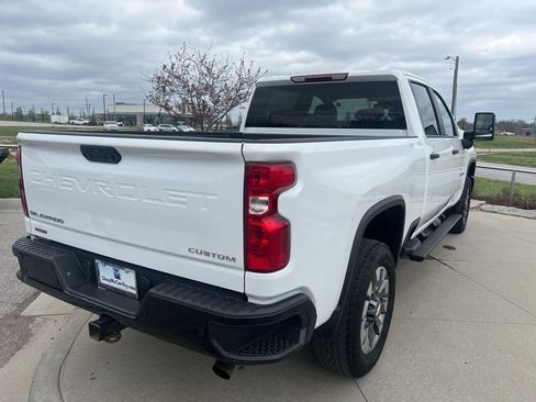 Used 2024 Chevrolet Silverado 2500 Custom w/ Custom Value Package image 8