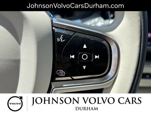 Used 2023 Volvo XC60 B5 Plus w/ Climate Package AWD/4WD image 18