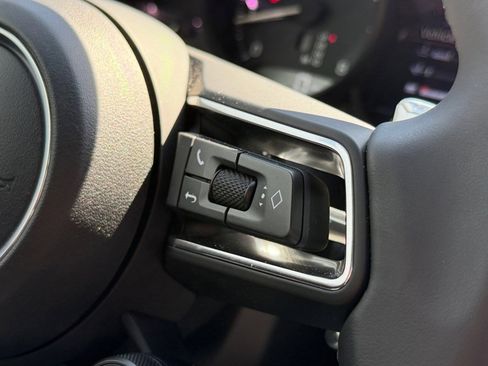 Certified 2026 Porsche Macan AWD/4WD image 23