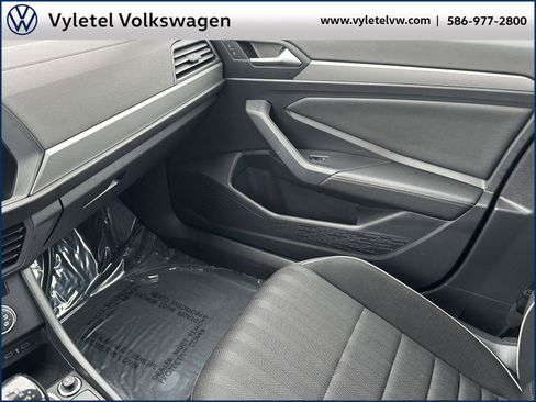 Used 2022 Volkswagen Jetta Sport image 29