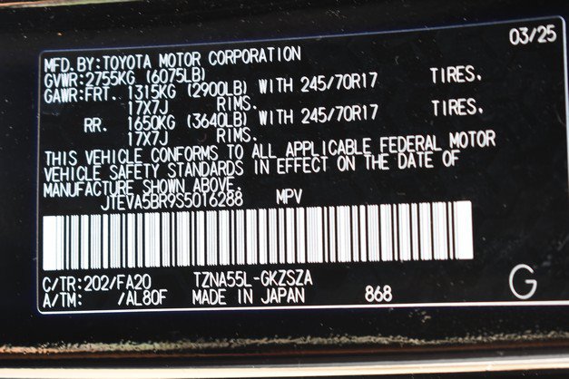 Certified 2025 Toyota 4Runner SR5 AWD/4WD image 34