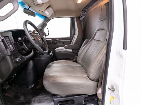 Used 2024 Chevrolet Express 2500 w/ Driver Convenience Package RWD image 14
