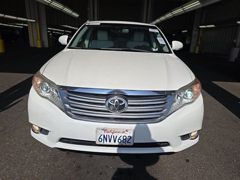 Used 2011 Toyota Avalon Limited FWD image 2