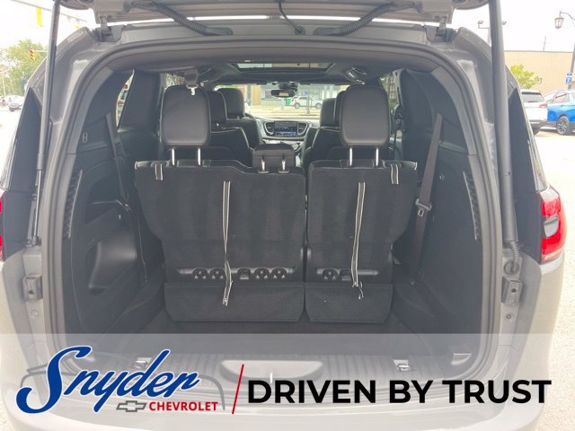 Used 2025 Chrysler Pacifica Limited FWD image 39