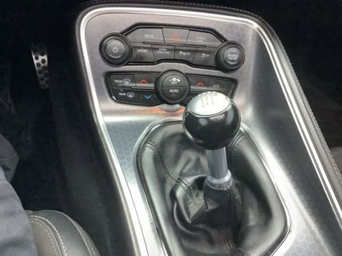 Used 2017 Dodge Challenger R/T Scat Pack w/ Leather Interior Group image 27