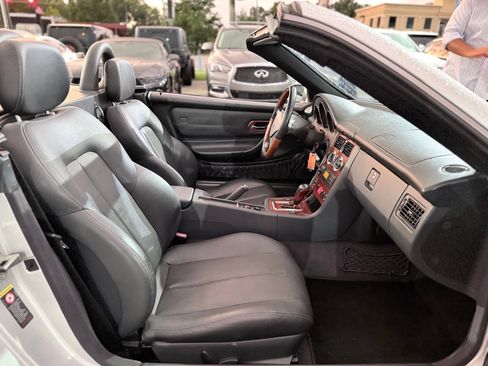 Used 2003 Mercedes-Benz SLK 320 image 28