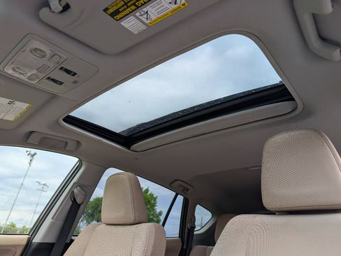 Used 2013 Toyota RAV4 XLE AWD/4WD image 16