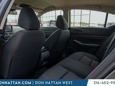 Used 2025 Nissan Altima 2.5 SV FWD image 22