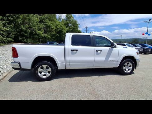 Certified 2025 RAM 1500 Big Horn AWD/4WD image 9