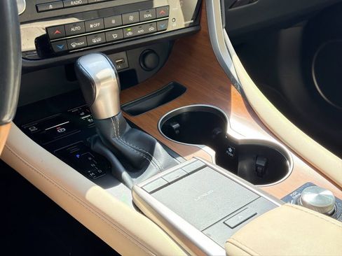 Certified 2022 Lexus RX 350 FWD w/ Premium Package image 20