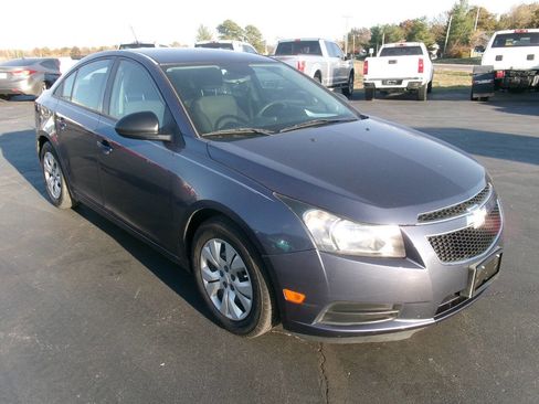 Used 2014 Chevrolet Cruze LS image 4
