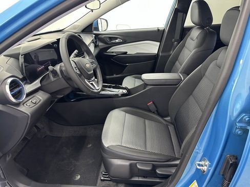 New 2025 Chevrolet Trax LT w/ Driver Confidence Package image 5